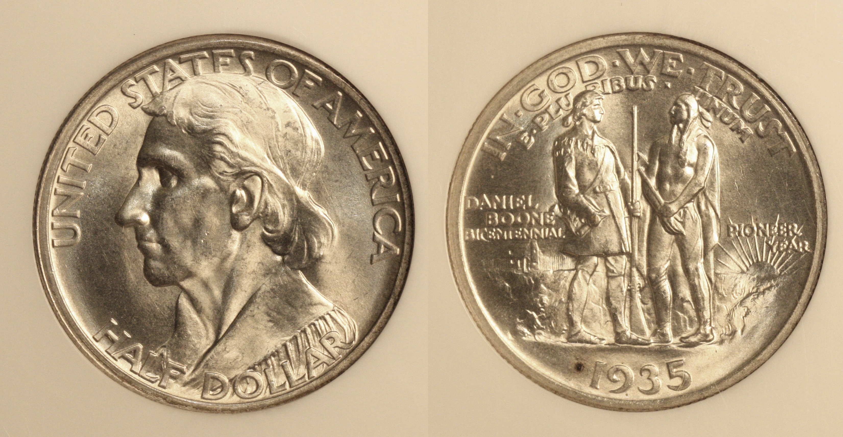 1935 Boone Commemorative Half Dollar NGC MS-65 camera