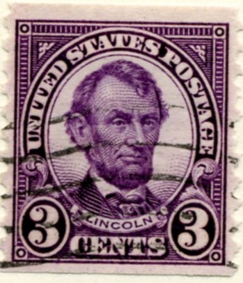 Scott 600 Lincoln 3 Cent Stamp Deep Violet Series of 1922-1925 Rotary Press coil stamp Perforated 10 vertically a